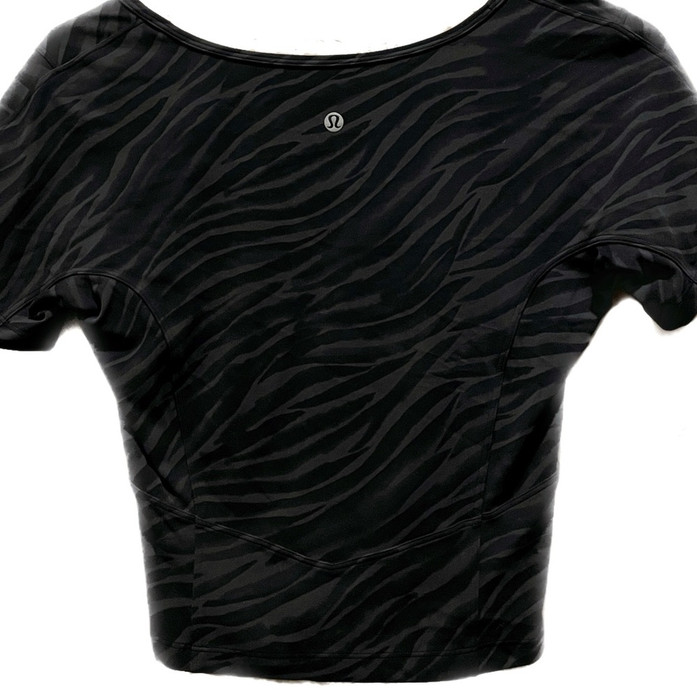 Lululemon Align T-shirt zebra print size 6